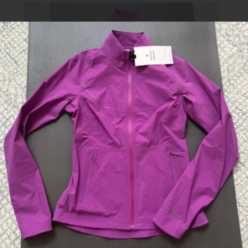 Lululemon FAST FREE WINDBREAKER VIVID PLUM SZ 4 NWT